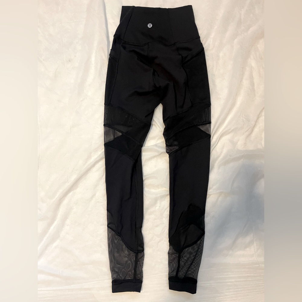 Lululemon mesh leggings Like New, Never Worn